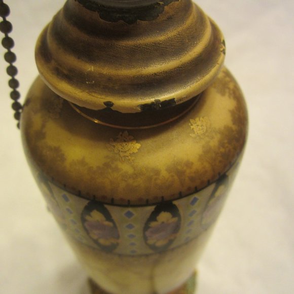 VTG MCM SMALL ACCENT LAMP,VASE STYLE W/ROSE MOTIF - Picture 11 of 13